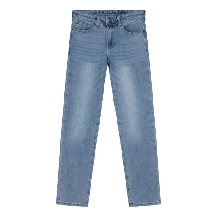 Indian Blue Jeans Jongens jeans broek wide straight fit - Licht blauw denim Indian Blue Jeans Jongens jeans broek wide straight fit - Licht blauw denimMateriaal 75% Cotton/ 23% Polyester/ 2% Elastane