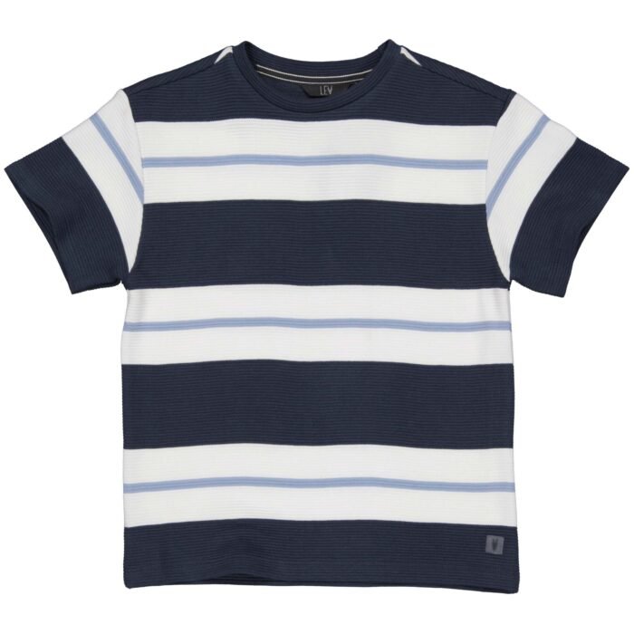 LEVV Jongens t-shirt - Kayden - AOP blauw gestreept LEVV Jongens t-shirt - Kayden - AOP blauw gestreeptMateriaal 100% Cotton