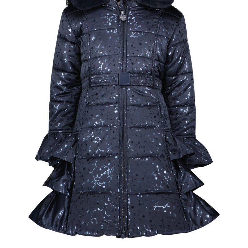 Le Chic Meisjes winterjas ruffel AOP - Bouquet - Navy blauw Le Chic Meisjes winterjas ruffel AOP - Bouquet - Navy blauwMateriaal 100%RPE