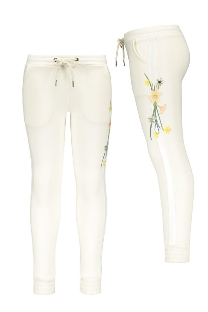 Like Flo Meisjes broek geborduurd - Off white Like FLO Meisjes broek geborduurd - Off whiteMateriaal 70% cotton 30% polyester