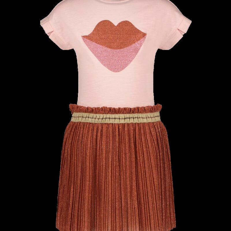 Like Flo Meisjes jurk - Abrikoos Like Flo Meisjes jurk - AbrikoosMateriaal 88%PE 12%EA