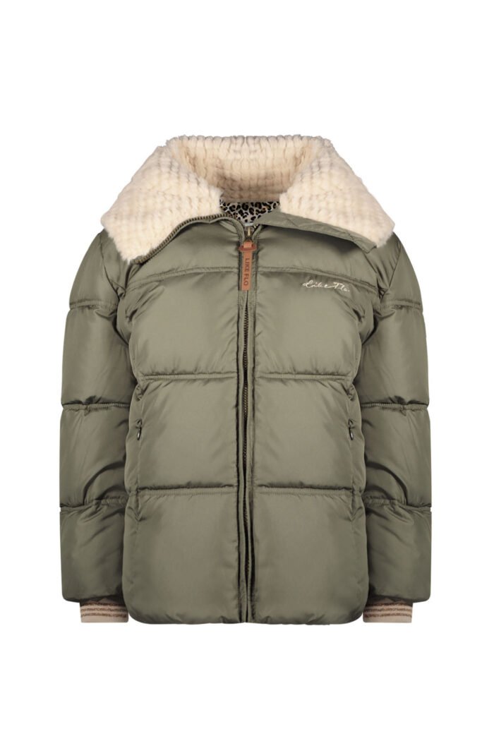 Like Flo Meisjes winterjas fancy met capuchon - Amaya - Army groen Like FLO Meisjes winterjas fancy met capuchon - Amaya - Army groenMateriaal 100% RPE