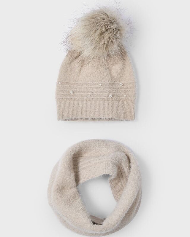 Mayoral Meisjes fur muts & sjaal set - Zand Mayoral Meisjes fur muts & sjaal set - ZandMateriaal 85% Polyamide 15% Polyester