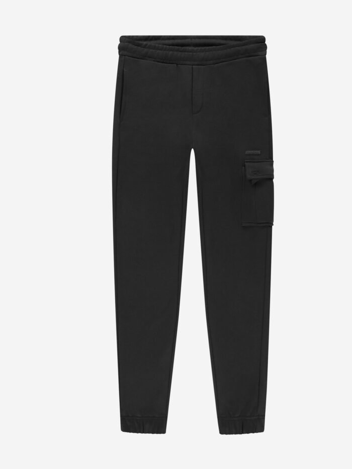 Nik&Nik Jongens sweat broek - Justin - Zwart Voeg een stoer accent toe aan elke outfit met de Justin sweat broek van Nik&Nik. Deze zwarte broek heeft een praktische zijzak