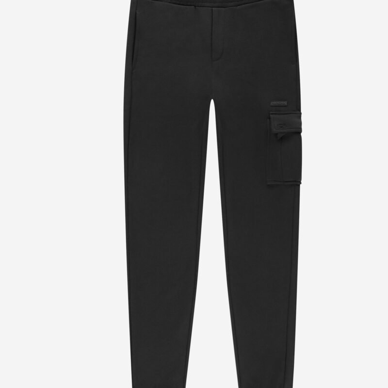 Nik&Nik Jongens sweat broek - Justin - Zwart Voeg een stoer accent toe aan elke outfit met de Justin sweat broek van Nik&Nik. Deze zwarte broek heeft een praktische zijzak