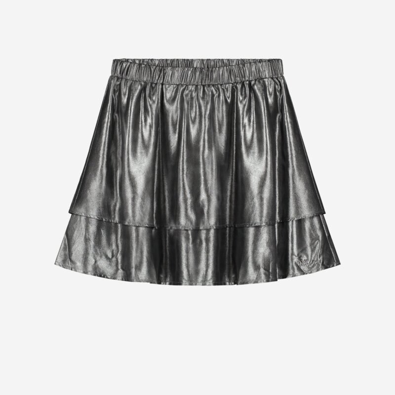 Nik&Nik Meisjes rok - Thirza - Donker zilver Shiny en stijlvol! Deze Nik&Nik rok in donker zilver is een echte eyecatcher. Perfect voor feestdagen of een verjaardag. De zachte stof en elastische tailleband zorgen voor comfort.Materiaal