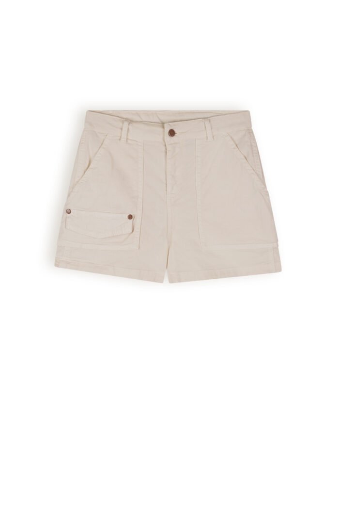 NoBell Meisjes short - Simoa - Pearled ivoor wit NoBell' Meisjes short - Simoa - Pearled ivoor witMateriaal 97% CO. 3% EA