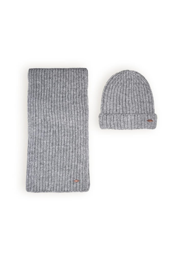 NoBell Meisjes sjaal & muts - Raya - Zwart NoBell' Meisjes sjaal & muts - Raya - ZwartMateriaal 100% RPE