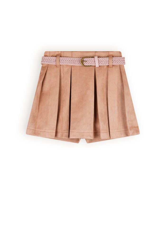NoNo Meisjes broek / rok suede met riem - Sella - Taupe NoNo Meisjes broek / rok suede met riem - Sella - TaupeMateriaal 90% PE. 10% EA