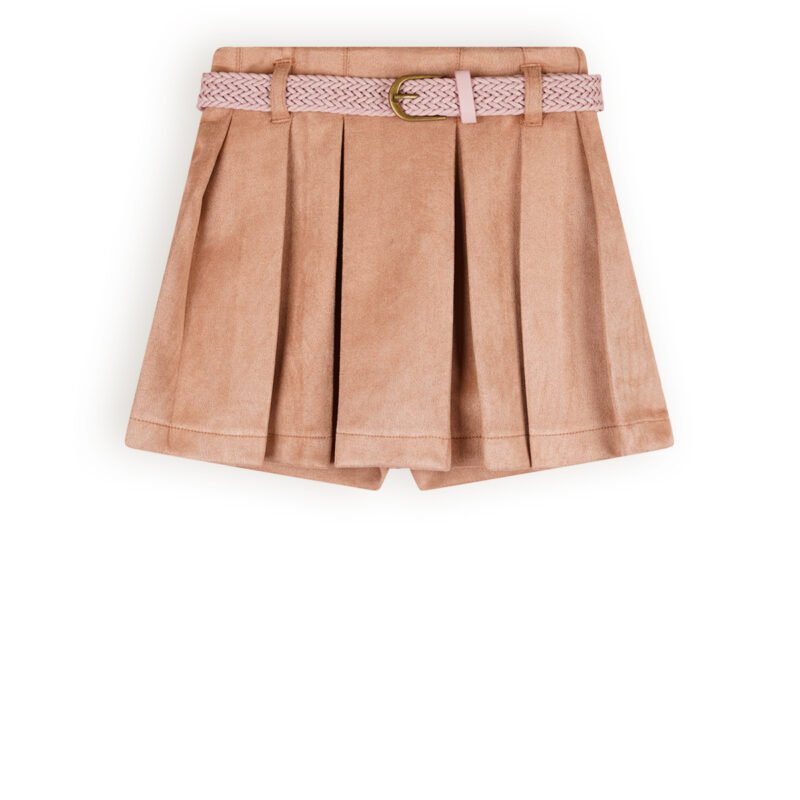 NoNo Meisjes broek / rok suede met riem - Sella - Taupe NoNo Meisjes broek / rok suede met riem - Sella - TaupeMateriaal 90% PE. 10% EA