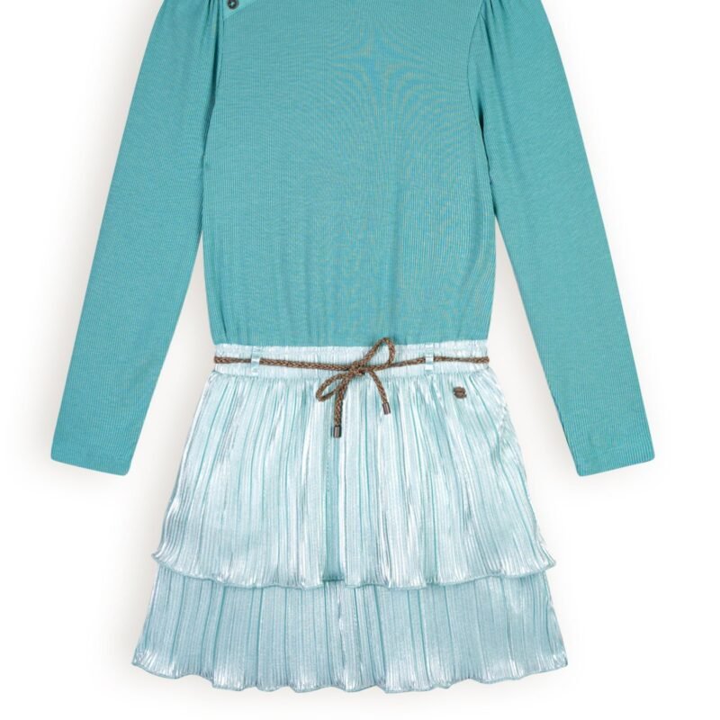 NoNo Meisjes jurk plisse - Moran - Pottery blauw NoNo Meisjes jurk plisse - Moran - Pottery blauwMateriaal 100% PE