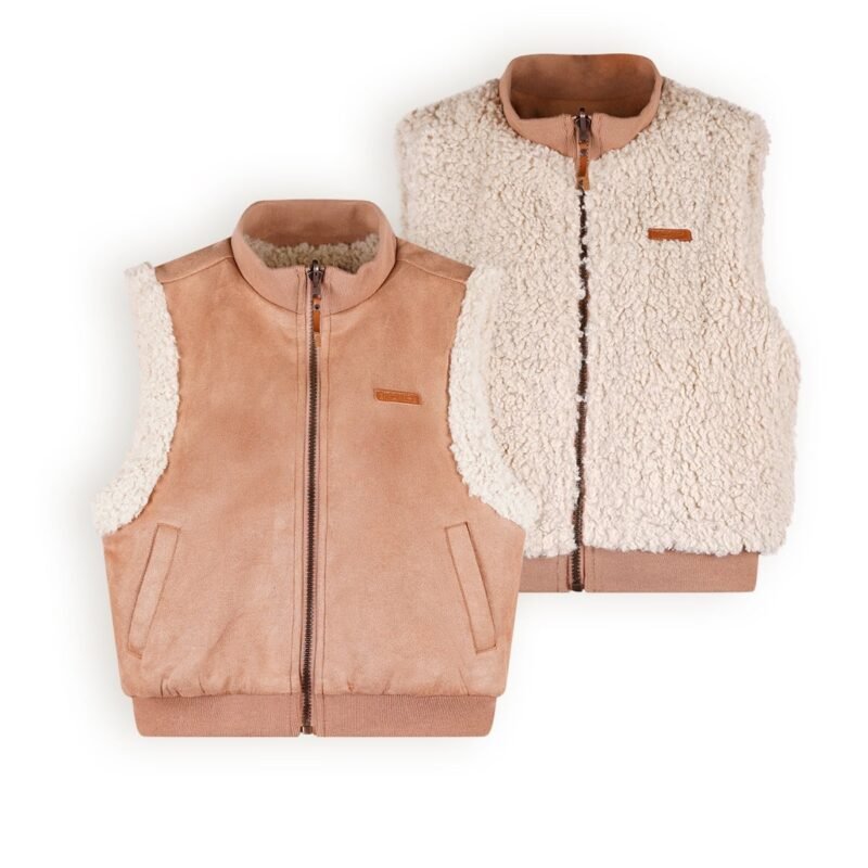 NoNo Meisjes reversibel furry spencer met rits - Kenna - Taupe NoNo Meisjes reversibel furry spencer met rits - Kenna - TaupeMateriaal 90% PE. 10% EA