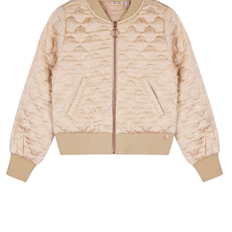 NoNo Zomer jasje meisjes Zand - satijn jacquard gewatteerd - Doria NoNo Zomer jasje meisjes Zand - satijn jacquard gewatteerd - DoriaMateriaal 100% polyesther