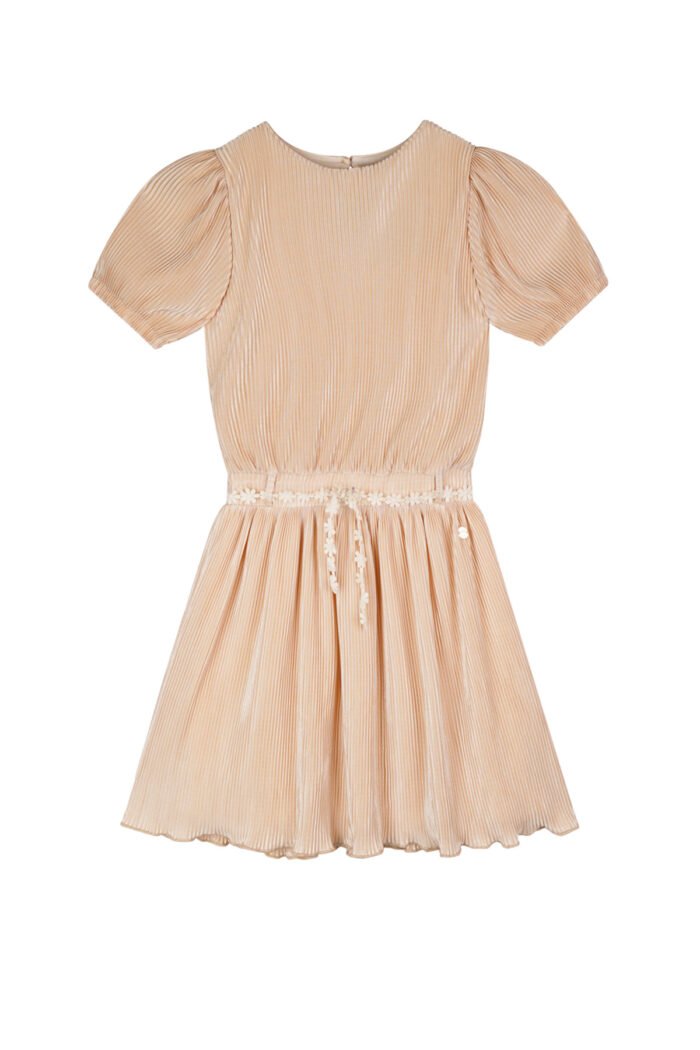 NoNo Zomer jurk meisjes Zand - plissee - korte mouw - Merel NoNo Zomer jurk meisjes Zand - plissee - korte mouw - MerelMateriaal 100% polyesther