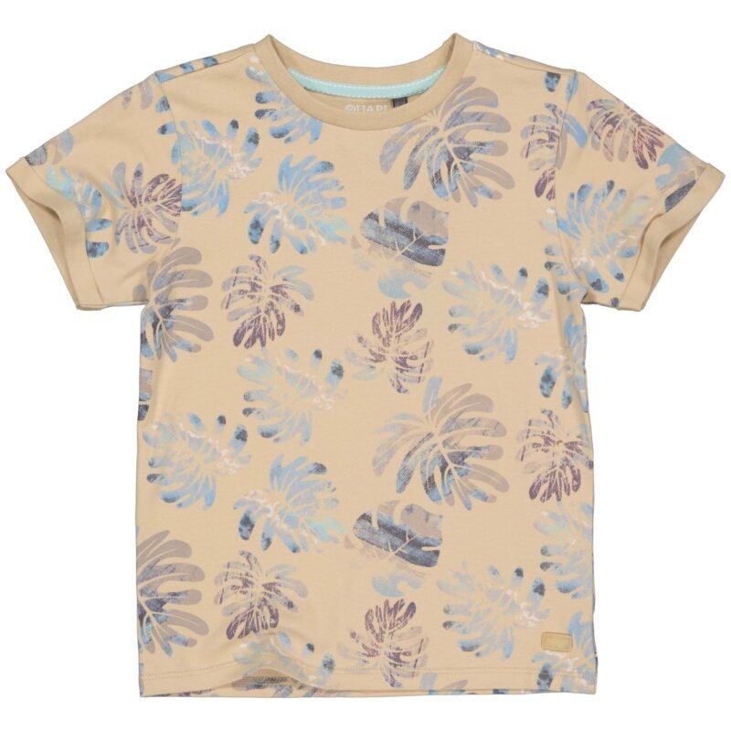 Quapi Jongens t-shirt - Benico - AOP zand Quapi Jongens t-shirt - Benico - AOP zandMateriaal 95% Cotton 5% Elastan